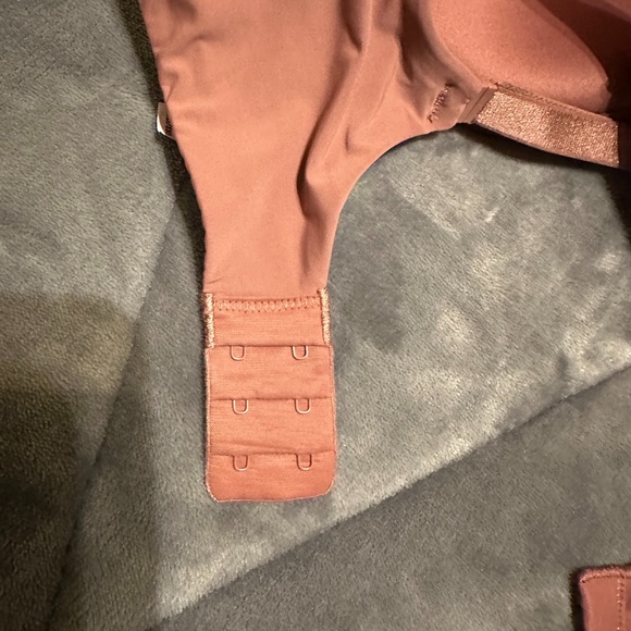 Victoria's Secret Under-Wire T-Shirt Bra Size 38DD - Picture 11 of 11